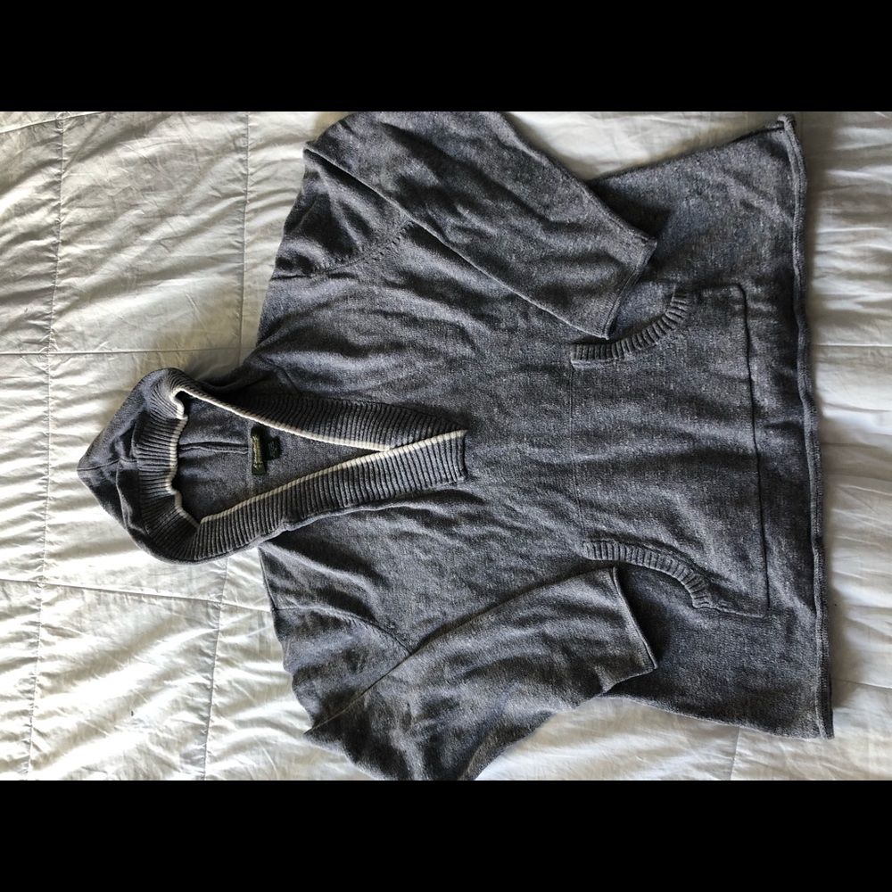 Cotton sweater hoodie.